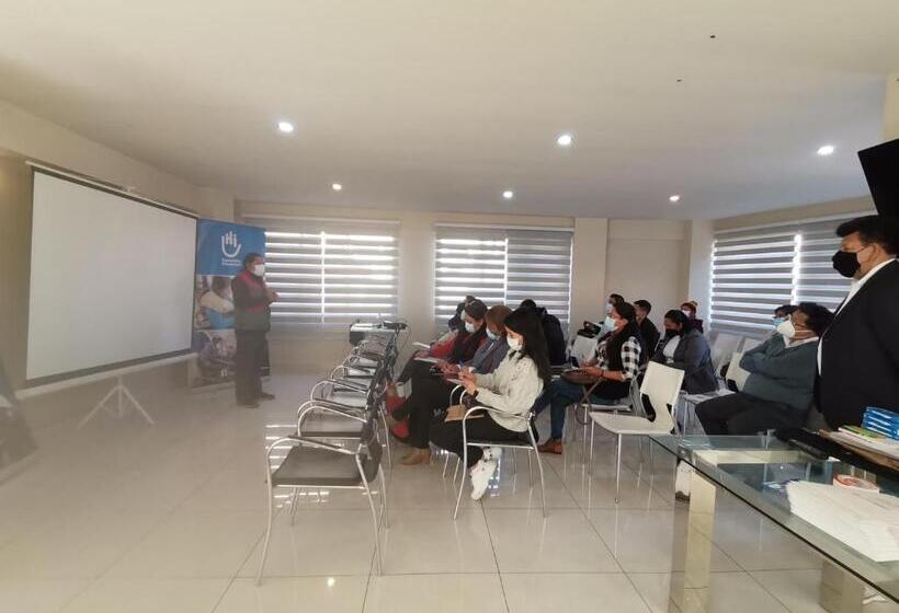 هتل Hostal Costa De Marfil Suites & Apartamentos