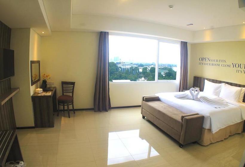 호텔 Kyriad Metro Kebayoran