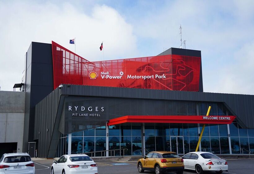 בית מלון כפרי Rydges Pit Lane