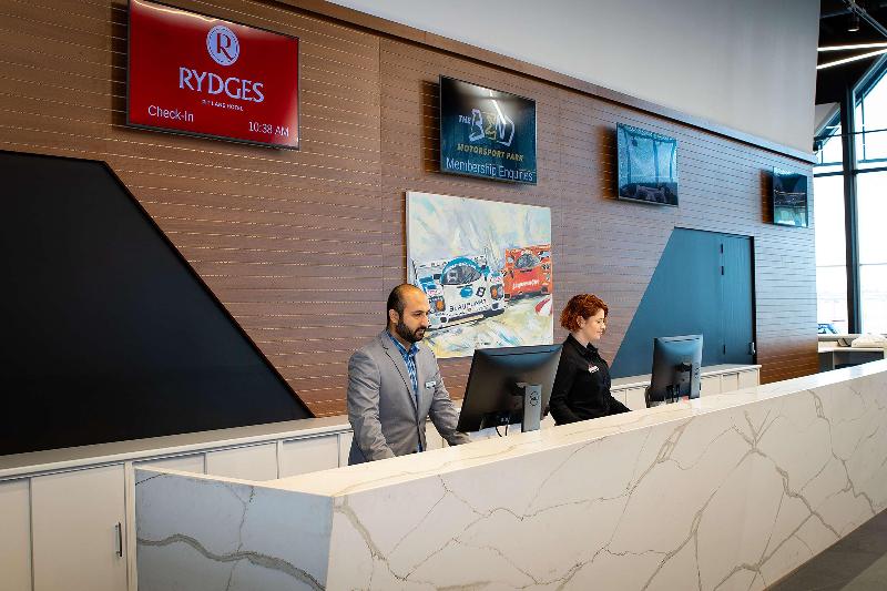 בית מלון כפרי Rydges Pit Lane