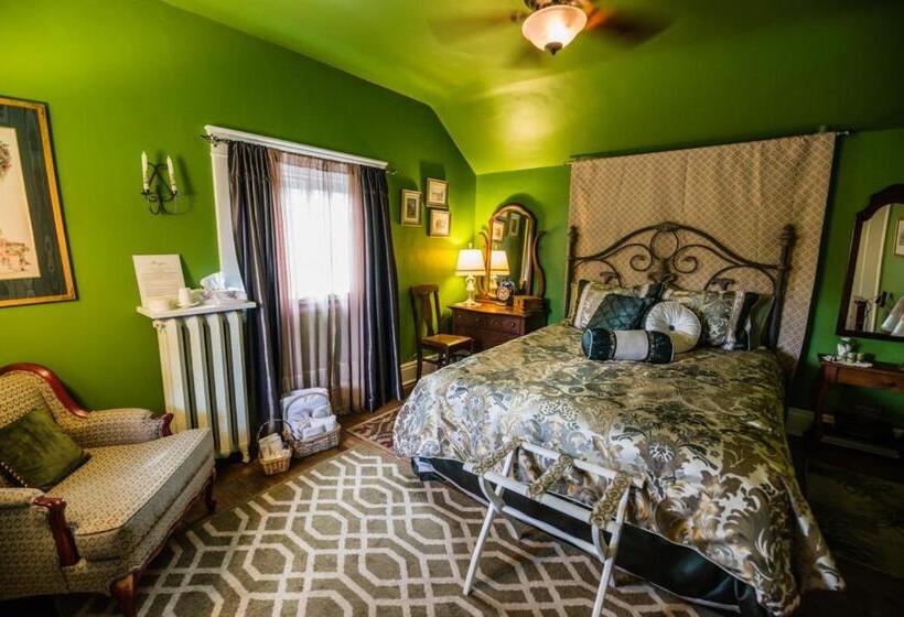 تختخواب و صبحانه Avonview Manor