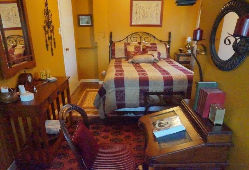 تختخواب و صبحانه Avonview Manor