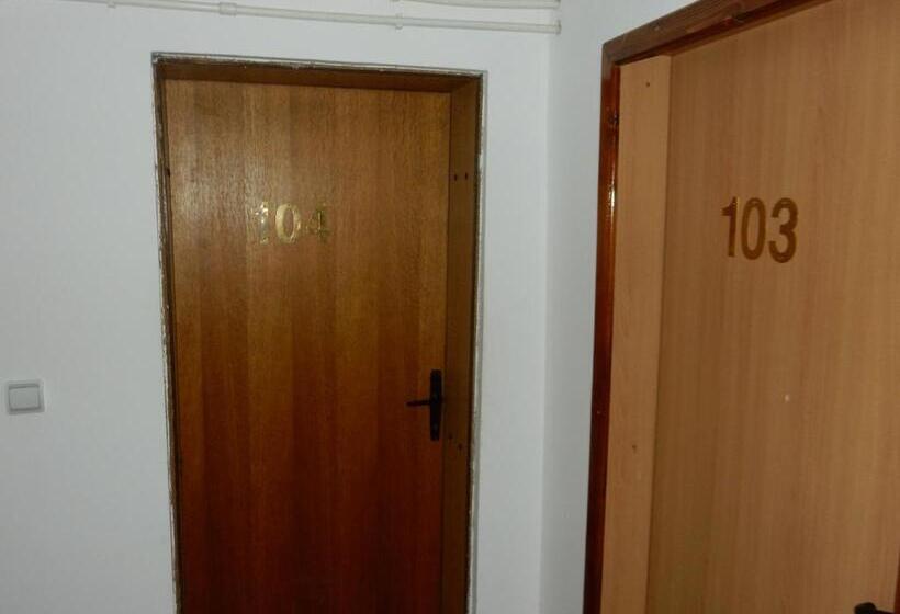 تختخواب و صبحانه Panorama Lomnica