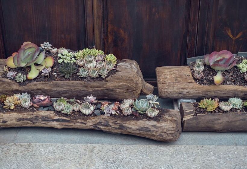 هتل Lijiang Qilu Garden