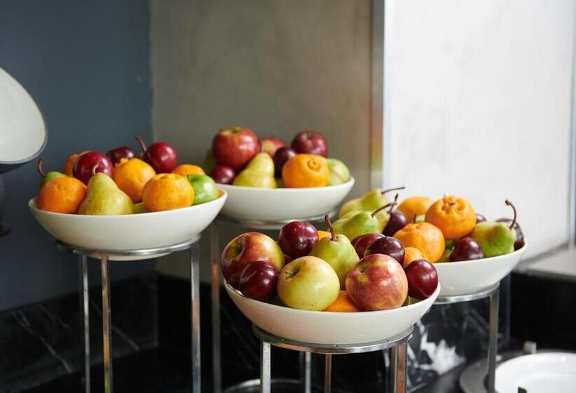 בית מלון כפרי The Capital On The Park