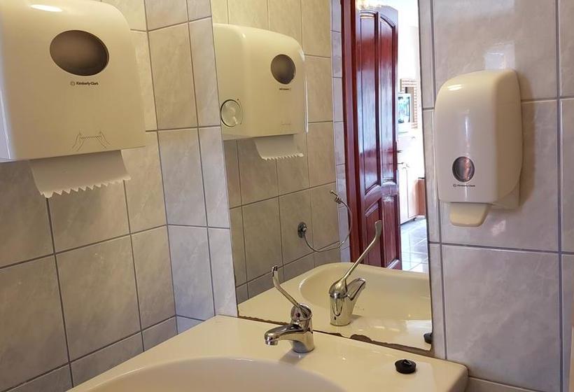 Bed and Breakfast Central Panzió Gyula