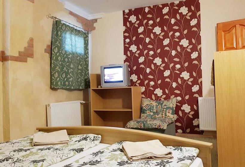Bed and Breakfast Central Panzió Gyula