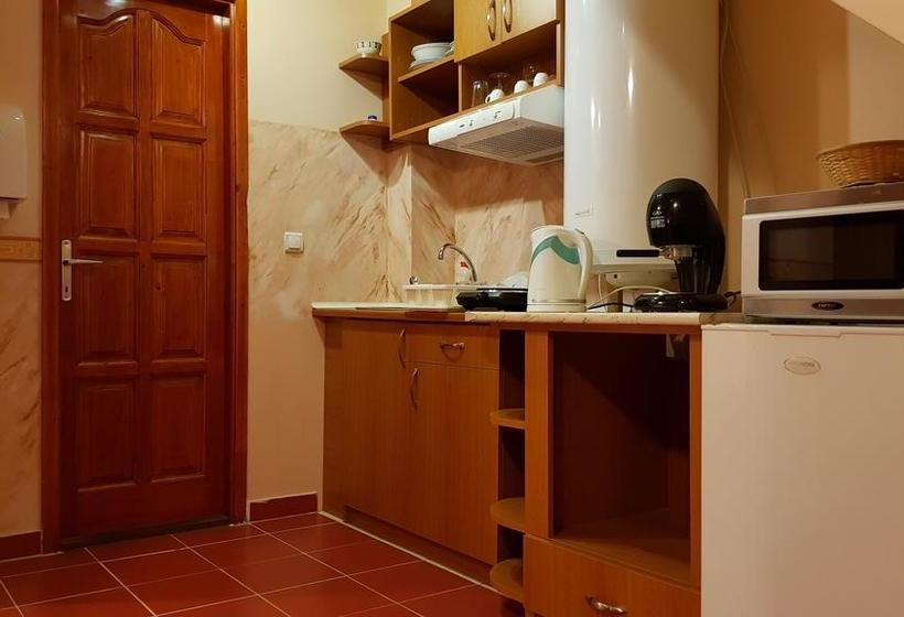 Bed and Breakfast Central Panzió Gyula