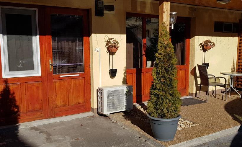 Bed and Breakfast Central Panzió Gyula