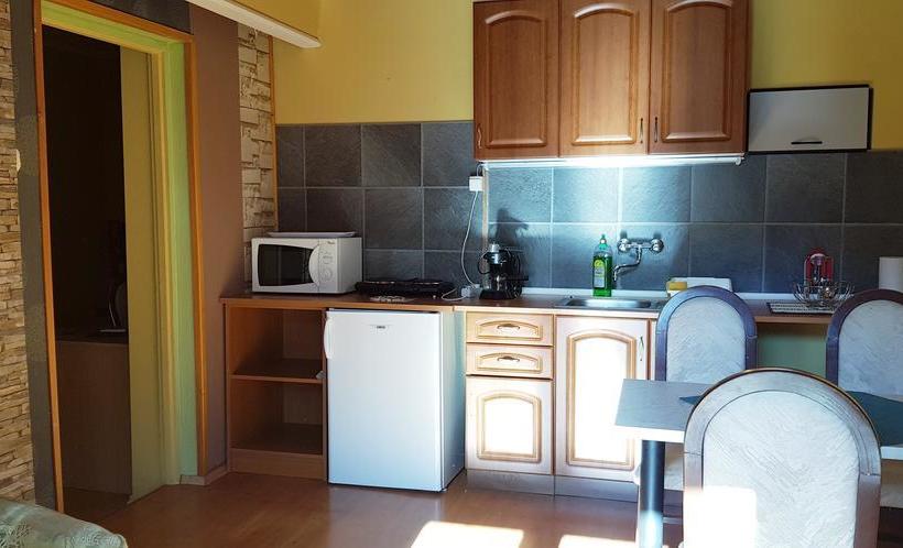 Bed and Breakfast Central Panzió Gyula