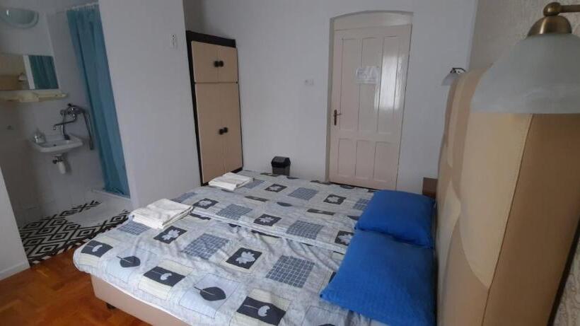 Отель Central Room