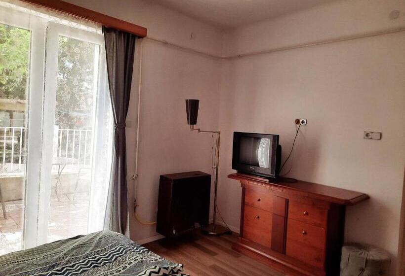 Отель Central Room