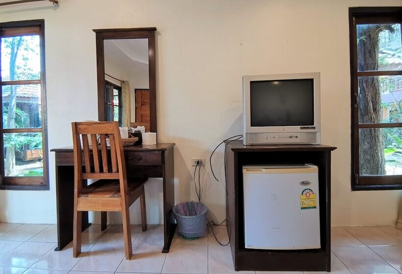 בית מלון כפרי Lanta Whiterock Resort