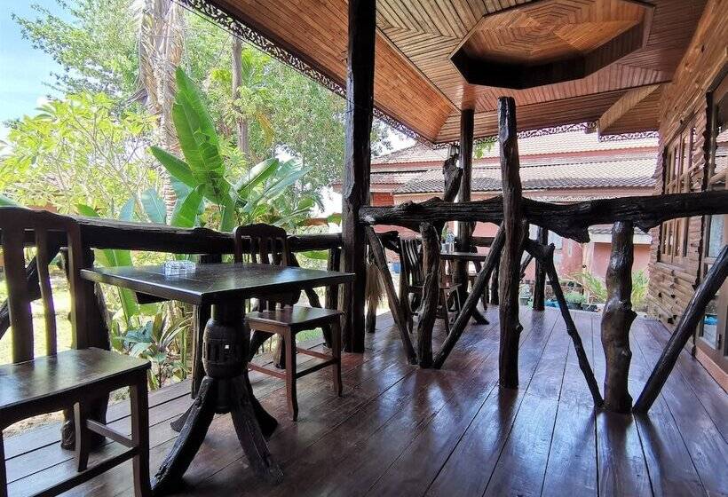 בית מלון כפרי Lanta Whiterock Resort