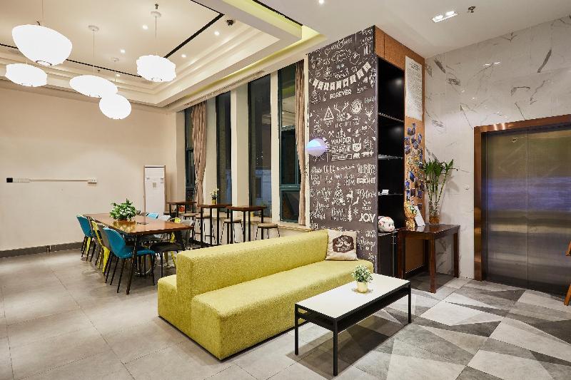 Otel Meego Youth