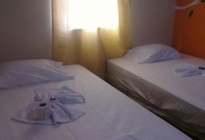 هتل Chloe  Boutique