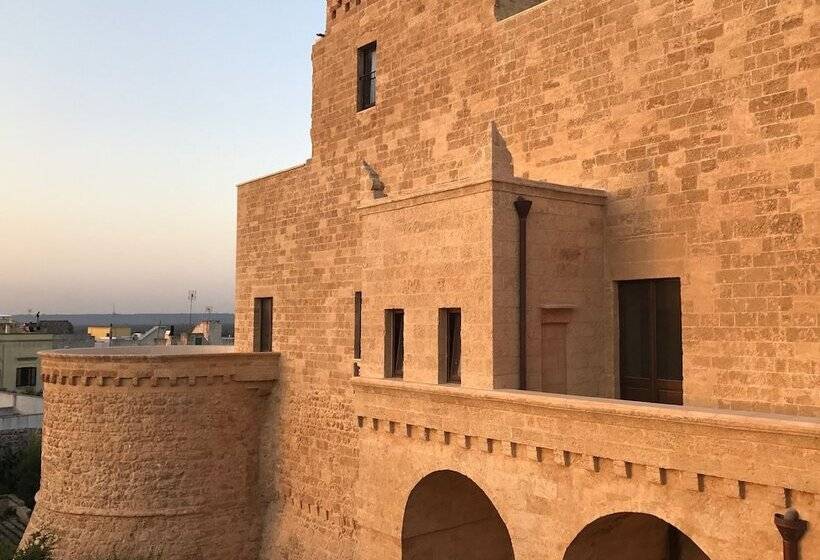 هتل Castello Di Ugento