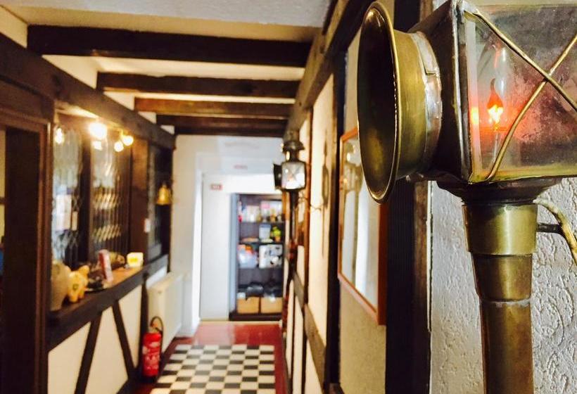 ホテル Weingut Schützen