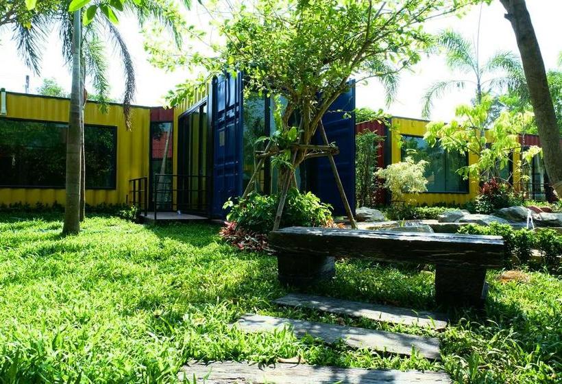 אתר נופש Beach Box At Pran