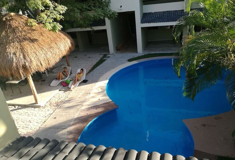 Deja Hostel Suites