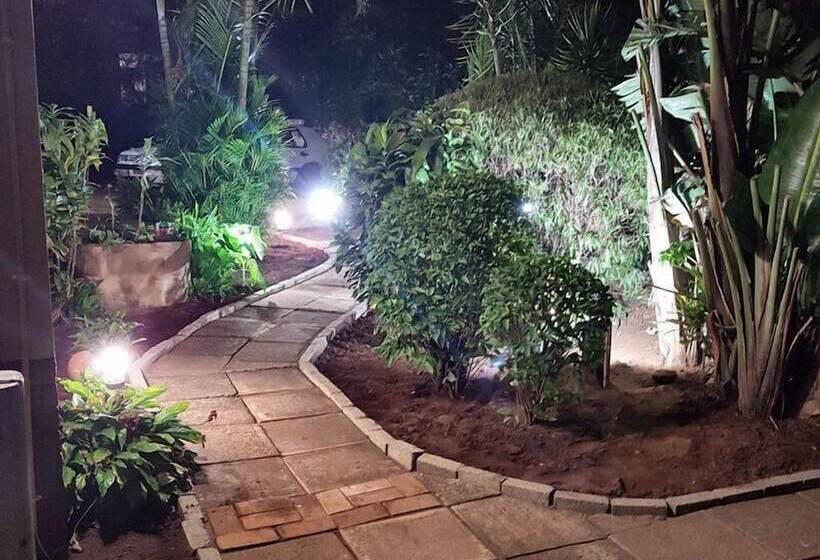 ホテル Asante Sana Guesthouse