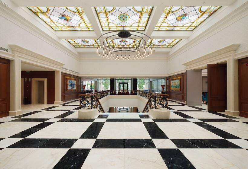 هتل Astor Garden