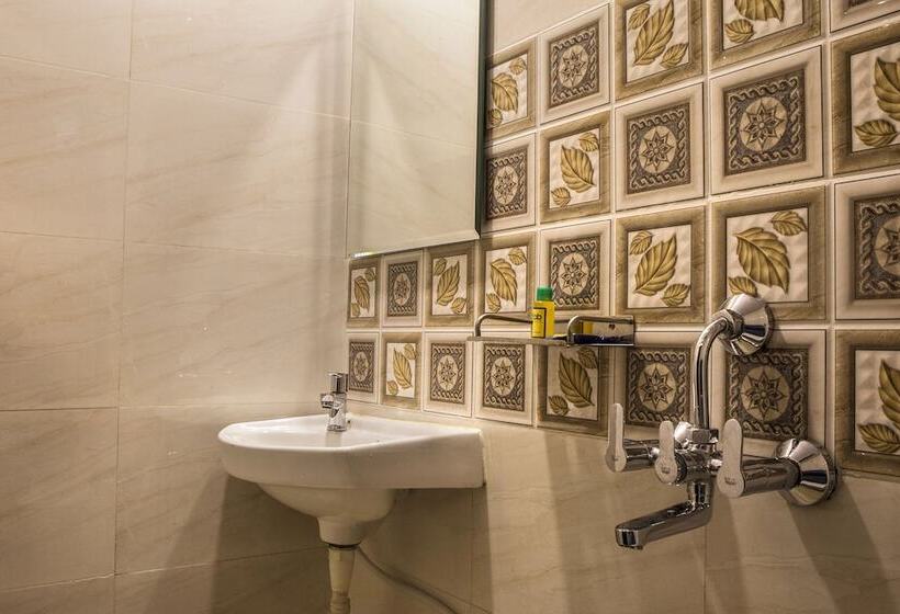 בית מלון כפרי Fabexpress Embassy Grand   Nr Bkc