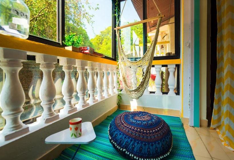 هتل Oyo 9788 Home 1 Bhk Near Lpk Waterfront