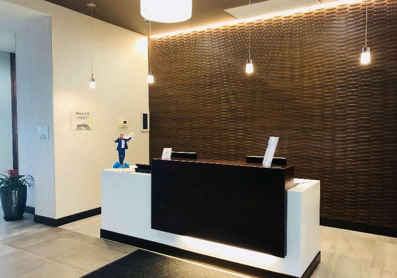 هتل Wingate By Wyndham Kamloops