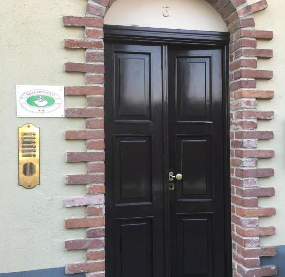 B & B La Guesthouse