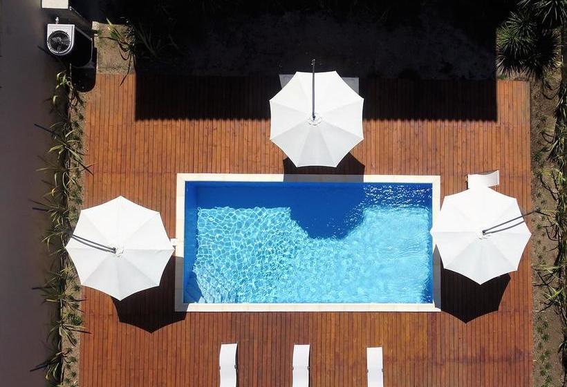 Alevines Playa El Emir Hostel & Suites