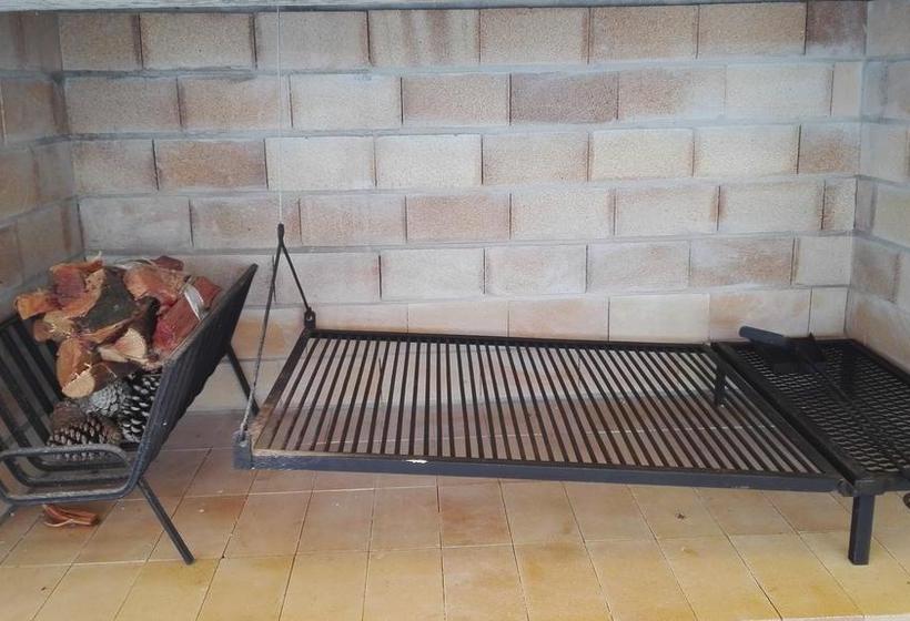 Alevines Playa El Emir Hostel & Suites