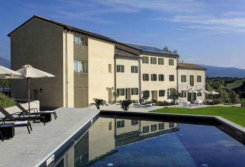 Colonia Resort