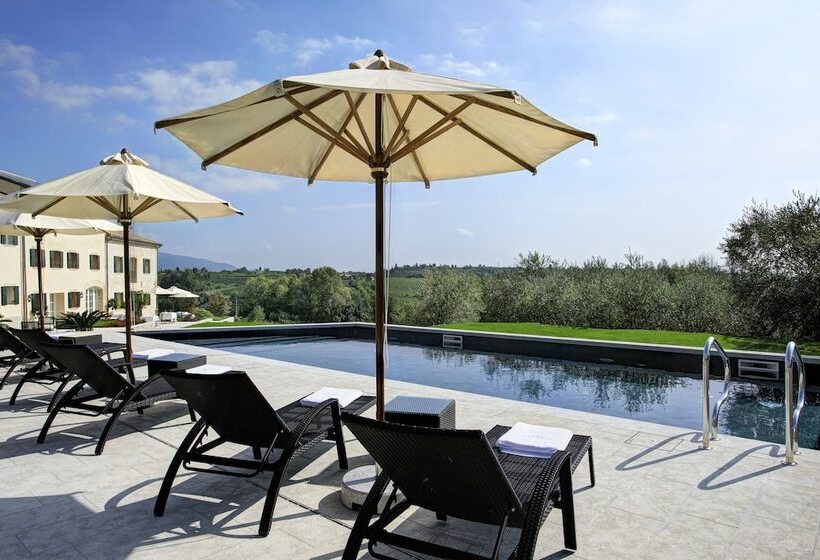 Colonia Resort