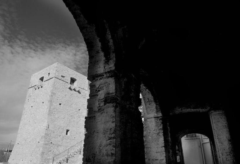 住宿加早餐  Torre Della Loggia   Dimora Storica   Ortona