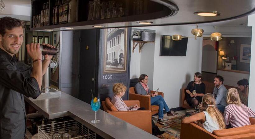 酒店 Hôtel Restaurant Corto Maltese