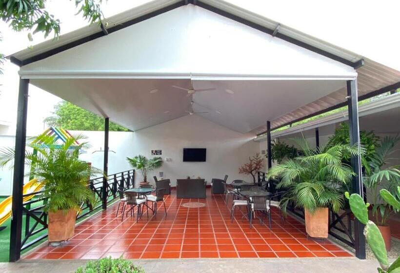 هتل Villa Paraiso