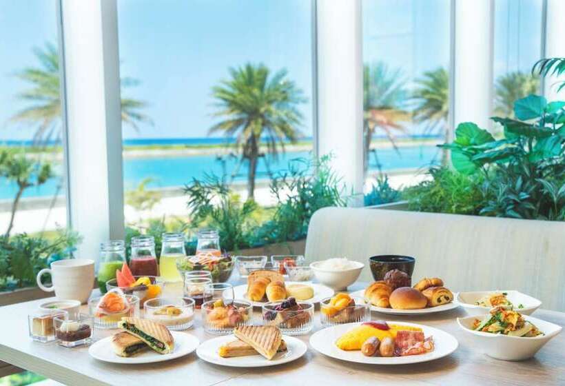 فندق Doubletree By Hilton Okinawa Chatan Resort