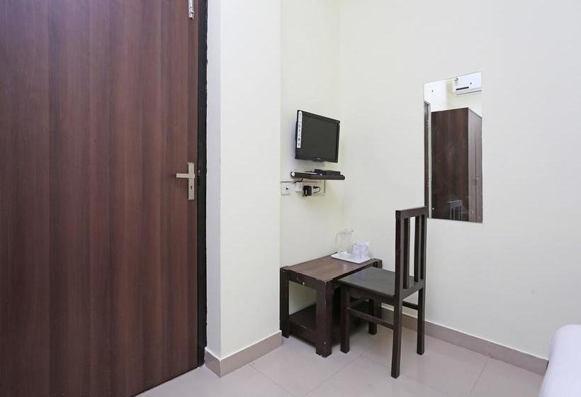 فندق Collection O 28716 Aditya Residency