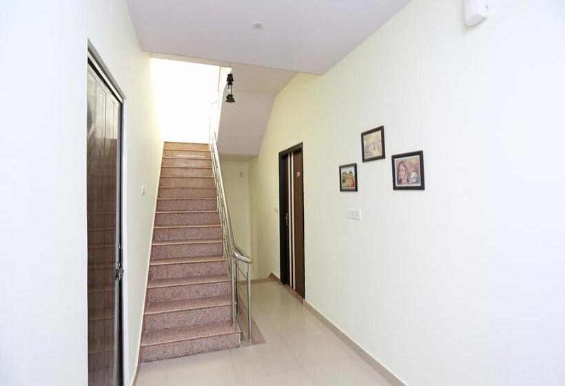 فندق Collection O 28716 Aditya Residency