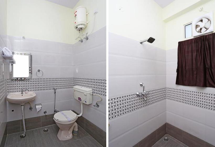 فندق Collection O 28716 Aditya Residency