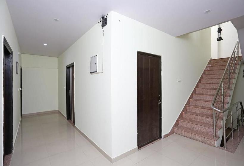 فندق Collection O 28716 Aditya Residency