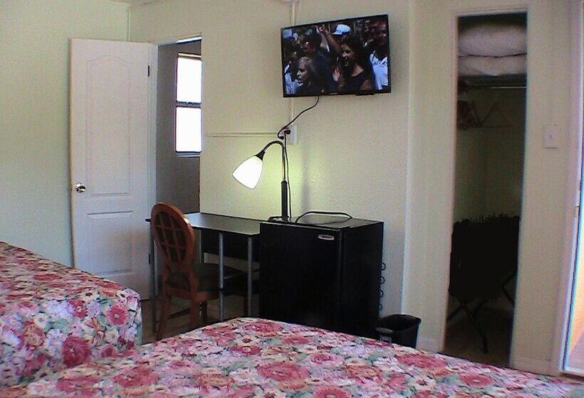 فندق على الطريق At Home Express Tangerine Inn