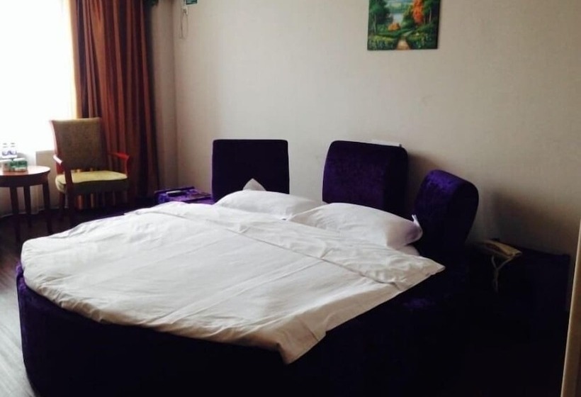 Отель Greentree Inn Zhangjiagang Jinfeng Town Xintiandi Express
