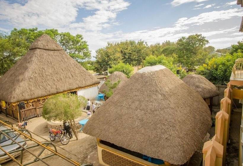 هتل Tropical Savannah Guesthouse