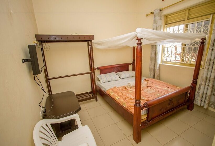 هتل Tropical Savannah Guesthouse