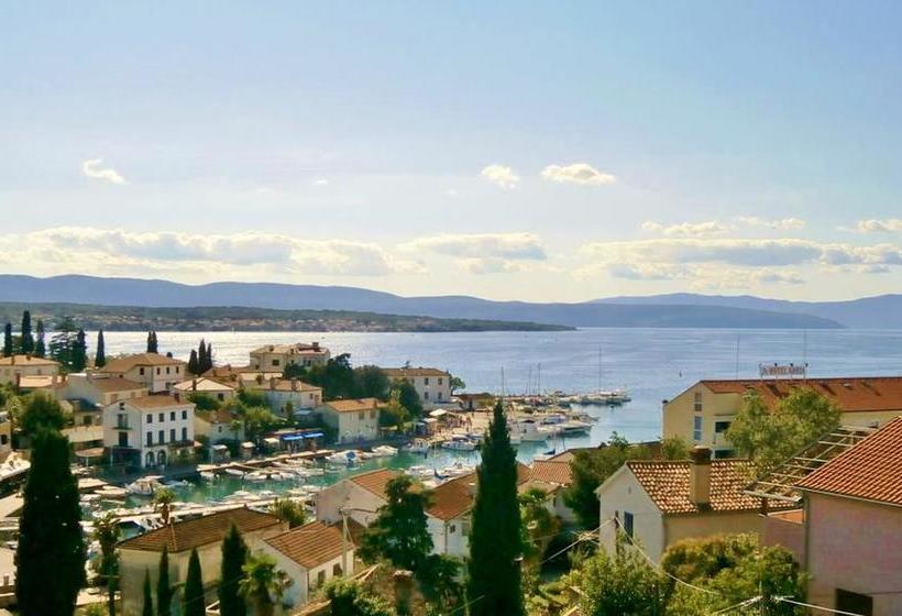 پانسیون Guesthouse Cecilia 2