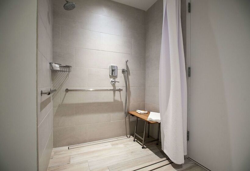 هتل Canopy By Hilton Dallas Uptown