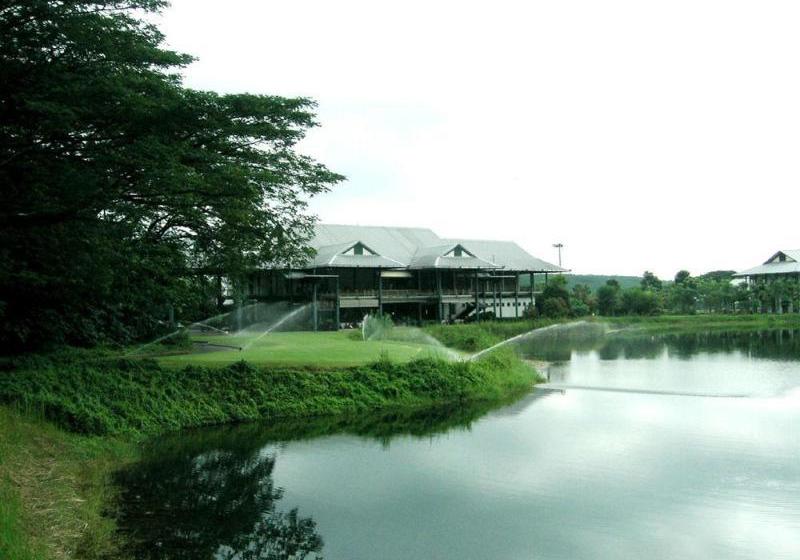 Отель Clearwater Sanctuary Golf Resort