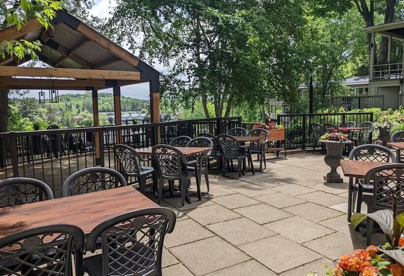 فندق Inn At The Falls